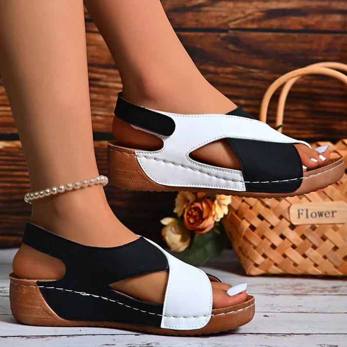 Carla - Orthopedic sandals with slanted heel