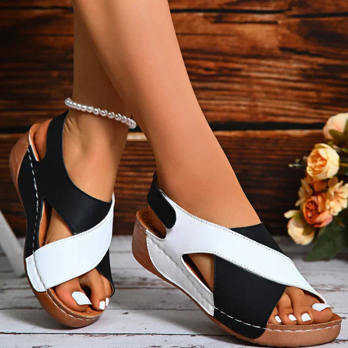 Carla - Orthopedic sandals with slanted heel
